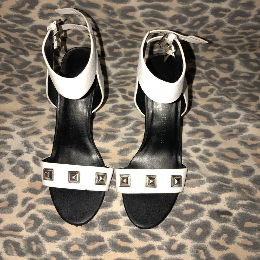 Rock & Republic Size 61/2